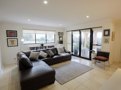 6 Knox Court, Kennington