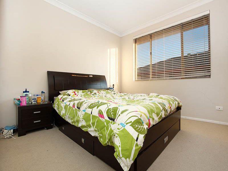 70 / 3 Riverpark Dr, Liverpool