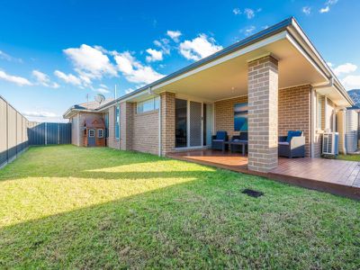 34 Flemmings Crescent, Horsley