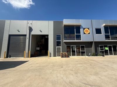 2 / 18 Network Drive, Truganina