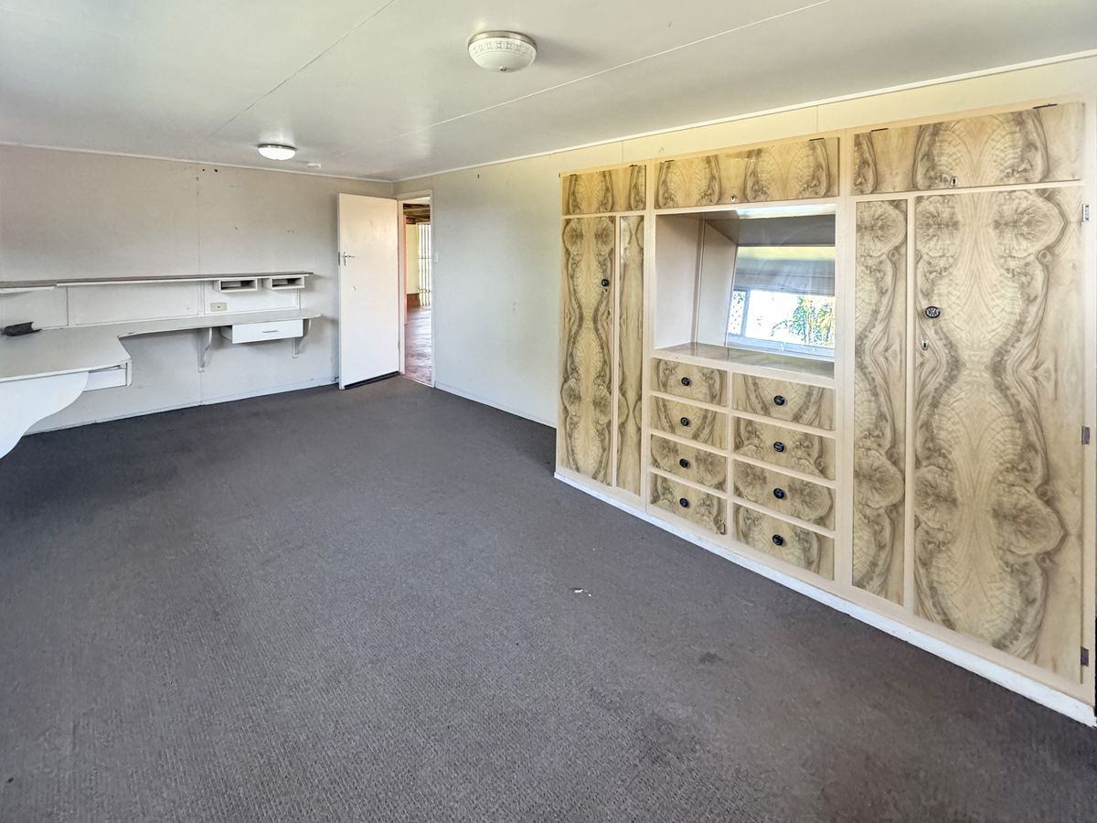 6 CANOPUS CIRCUIT, Atherton