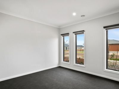 21 Snowy Road, Weir Views