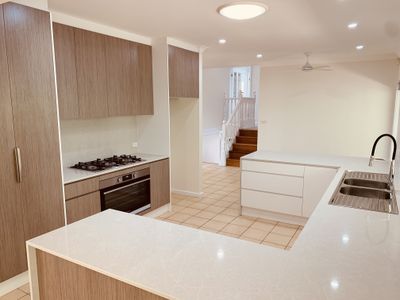 1 Jenny Close, Elermore Vale
