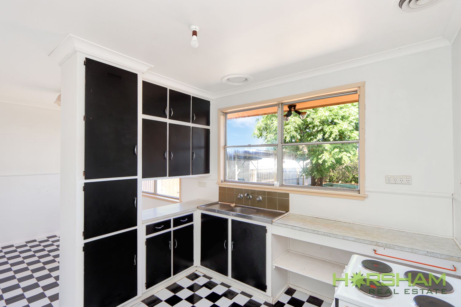 2 Bleakley Street, Horsham