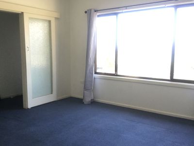 290 Northcliffe Drive, Lake Heights