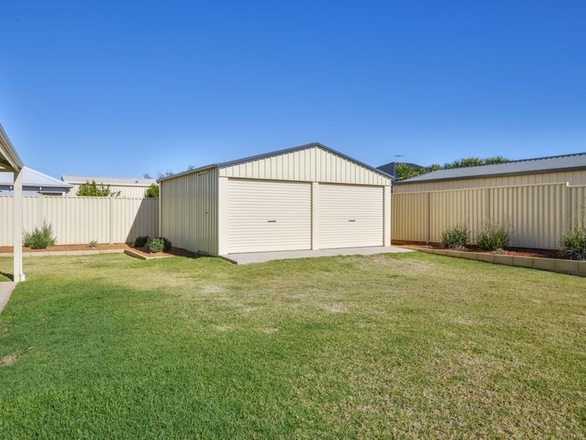 2 Matthews Way, Somerville