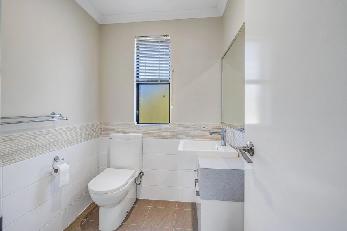 1 / 22 Rinaldo Crescent, Coolbellup