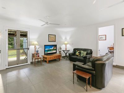 10 Wattlebird Drive, Doonan