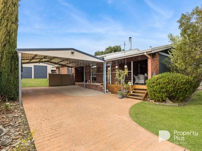 8 High Street, Harcourt