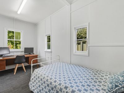 8 Foxlow Street, Captains Flat