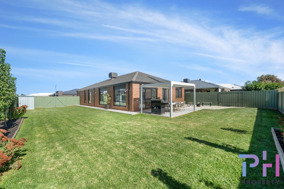 6 Willowbank Court, Epsom