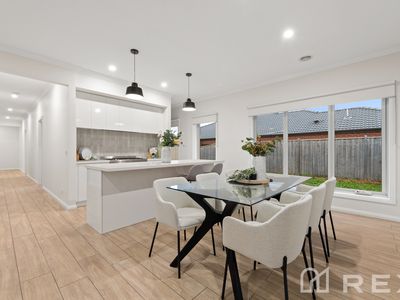 4 Yering Place, Officer