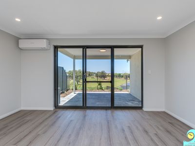 4 / 6 Merion Court, Yanchep