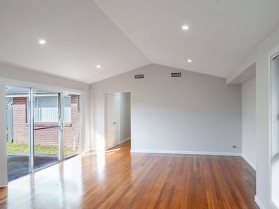 7B Howard Loop, Oran Park