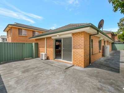 2 / 14 Chrysanthemum Avenue, Lurnea