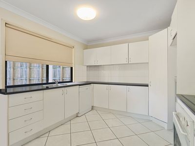 12 / 12 Greendale Way, Carindale