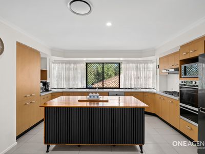 2 Lockyer Court, Forest Lake