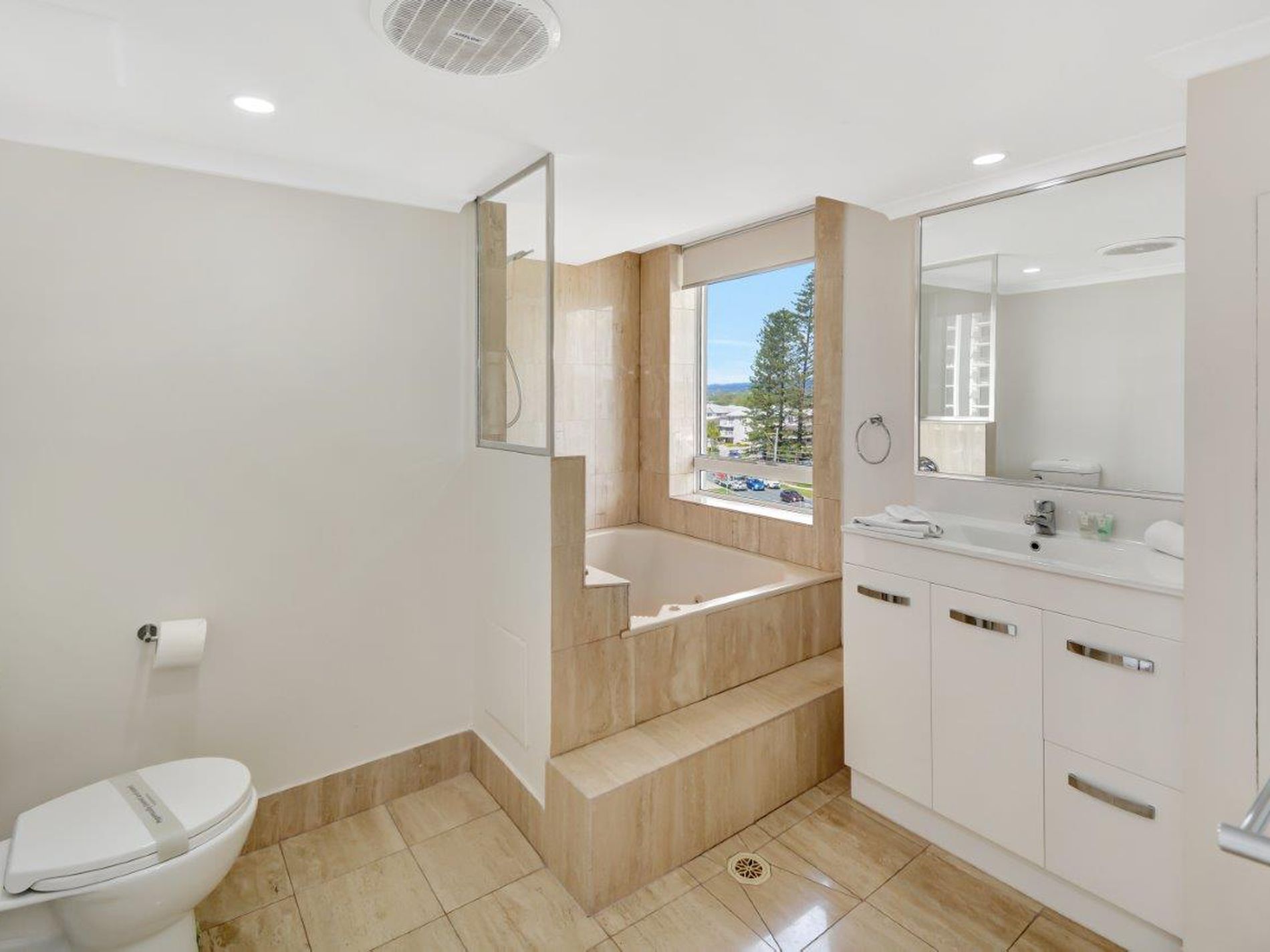 5A / 2 Nineteenth Avenue, Palm Beach