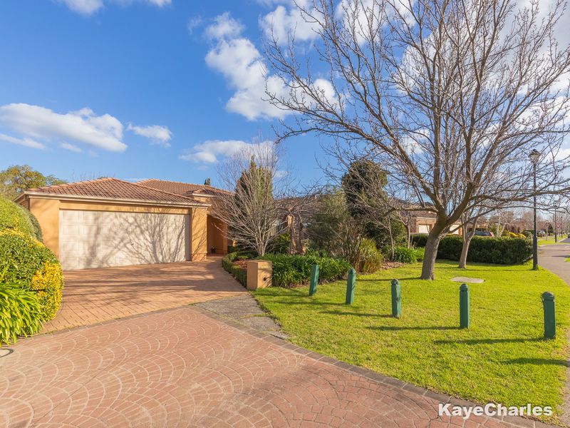 14 Castle Court, Beaconsfield
