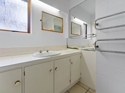 2/3 Omana Road, Milford