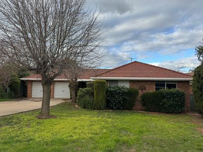 7 Cobden Place, Parkes