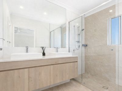 4 / 6 Park Cove Boulevard, Hope Island