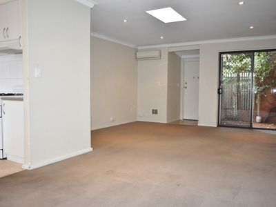 8/31 Stanley Street, Scarborough