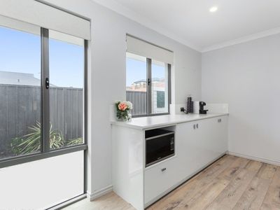 180 Lagoon Drive, Yanchep