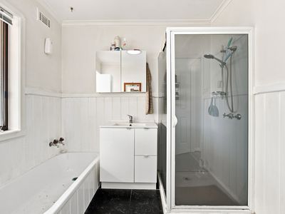 1 Geale Street, George Town