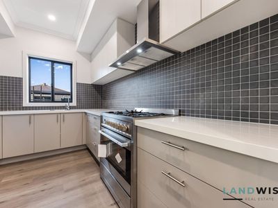 6 Zohan Street, Deanside