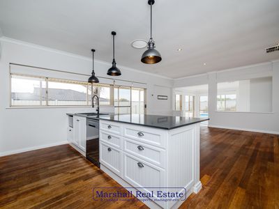 175 Kinross Drive, Kinross