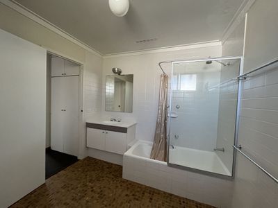 10 / 12 Eric Street, Como