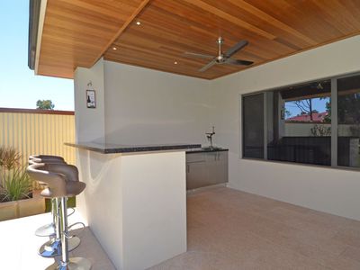 5 Buchanan Court, Somerville