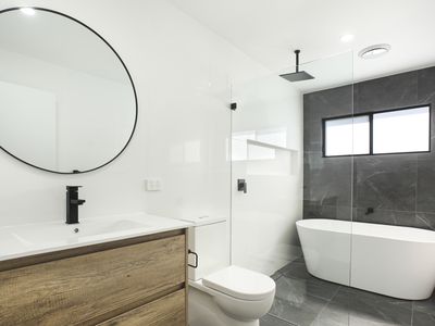 5B Rachel Avenue, Flinders