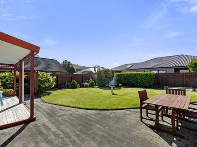 28 De Menech Grove, Avalon