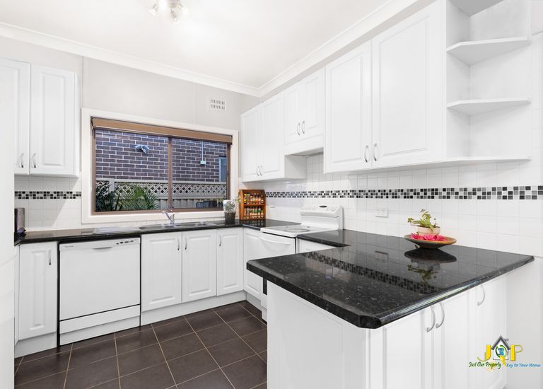 90 MacKenzie Street, Revesby
