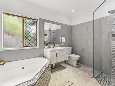 6 East Parkridge, Brinsmead