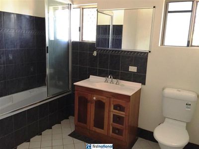 2 Paula Close, Atherton