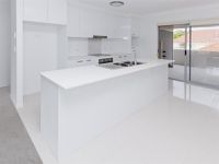 2  1241 Logan Rd, Mount Gravatt