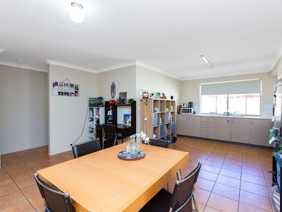 1 / 2 Tipping Street, Carey Park