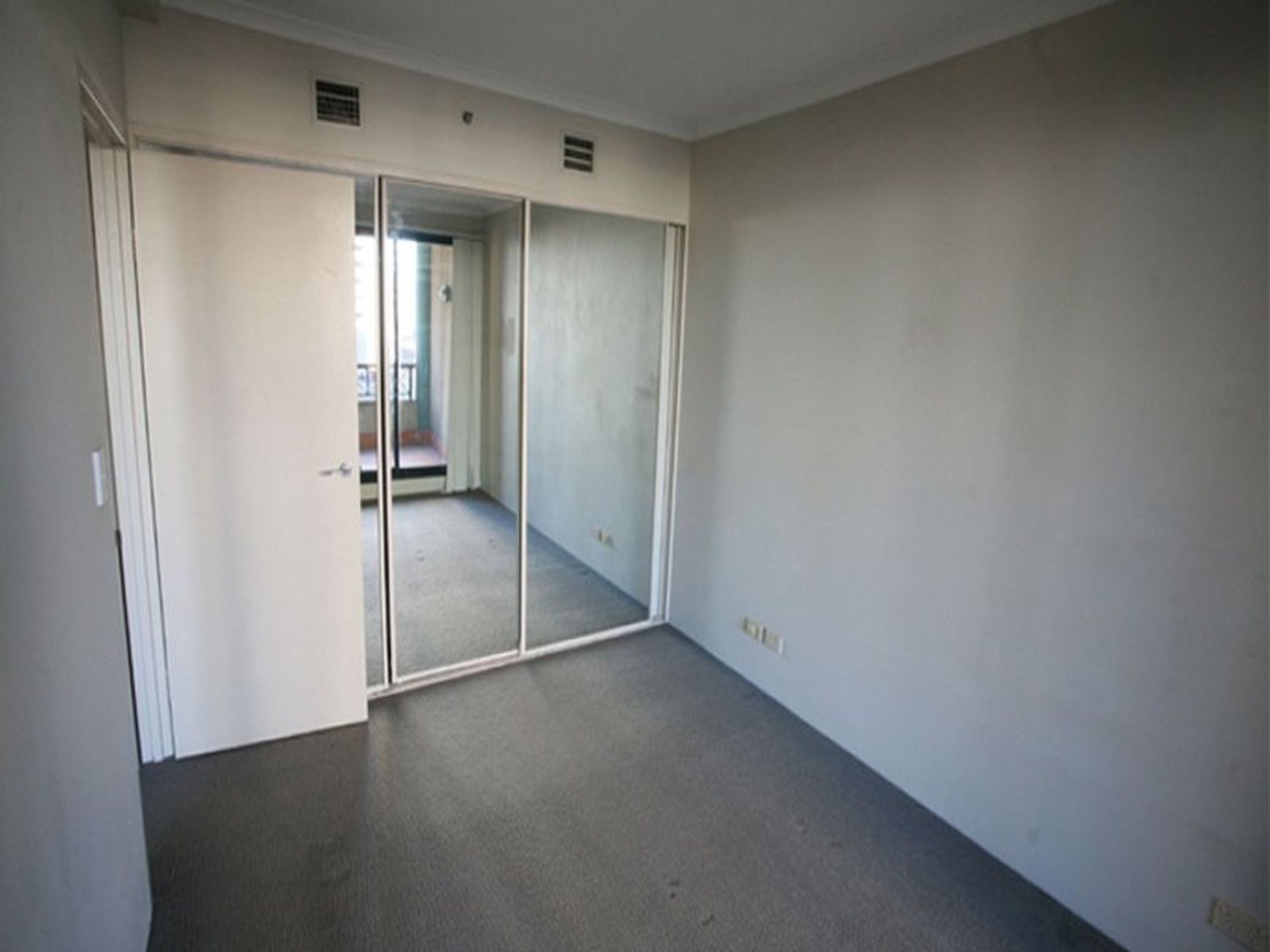 2702 / 1 Hosking Place, Sydney