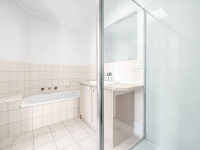 2 / 5 Tower Road, Werribee