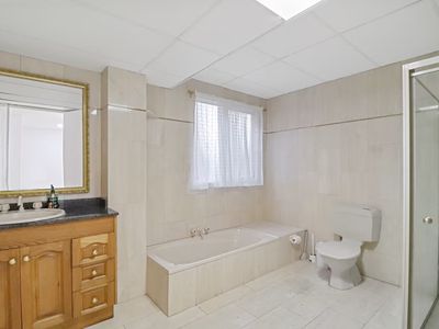 18 The Esplanade, North Arm Cove