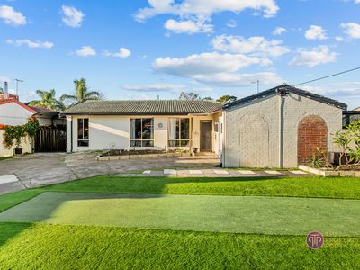 27 Lindy Way, Camillo