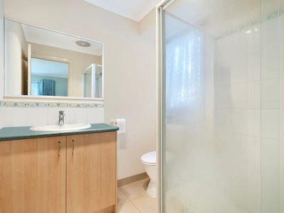 16 Burlington Chase, Hampton Park