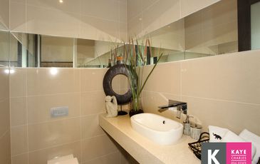 Lot 4 Grandvue Boulevard, Officer
