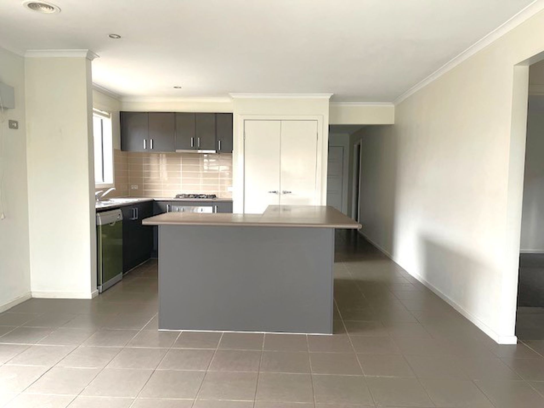 17 Bungalook Street, Manor Lakes