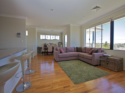 26 Weaponess Road, Scarborough