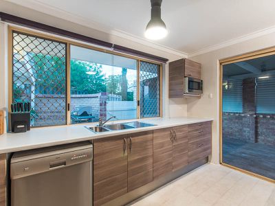 2/79 Colin Road, Scarborough