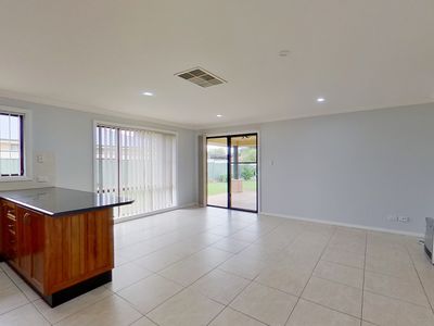 60 Dunheved Circle, Dubbo